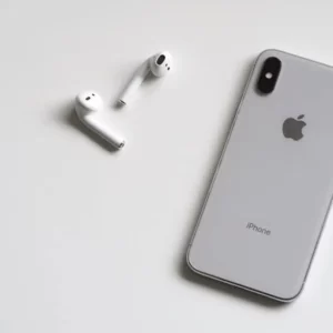Earphones & Headphones
